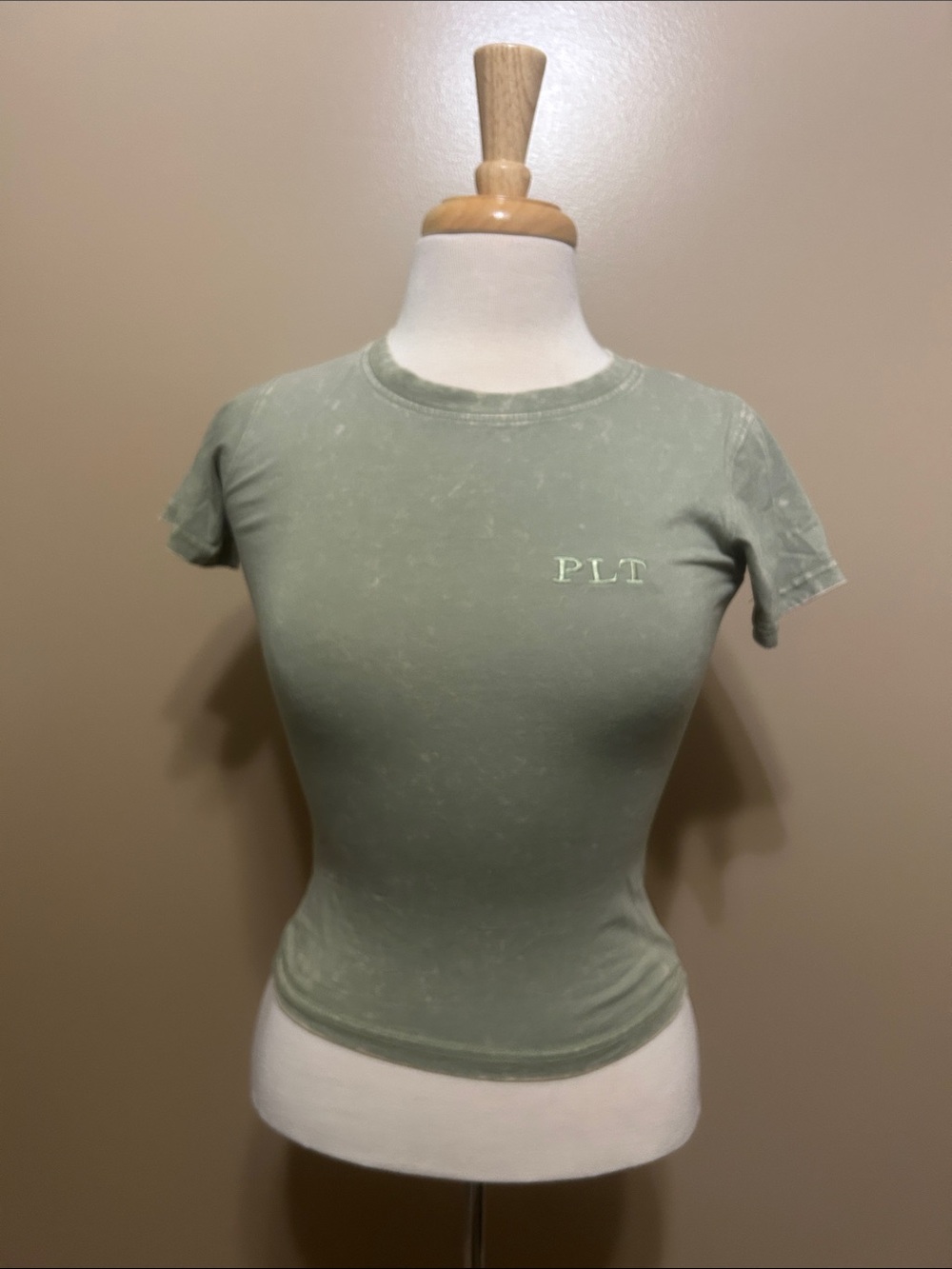 PrettyLittleThing Sage Green Fitted Crewneck Tee